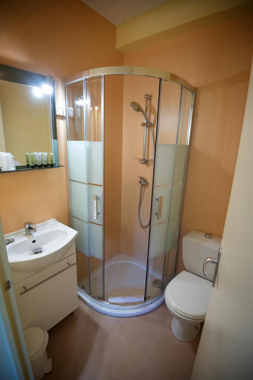 Hotel Restaurant Saint-Benoit Gueugnon Екстериор снимка